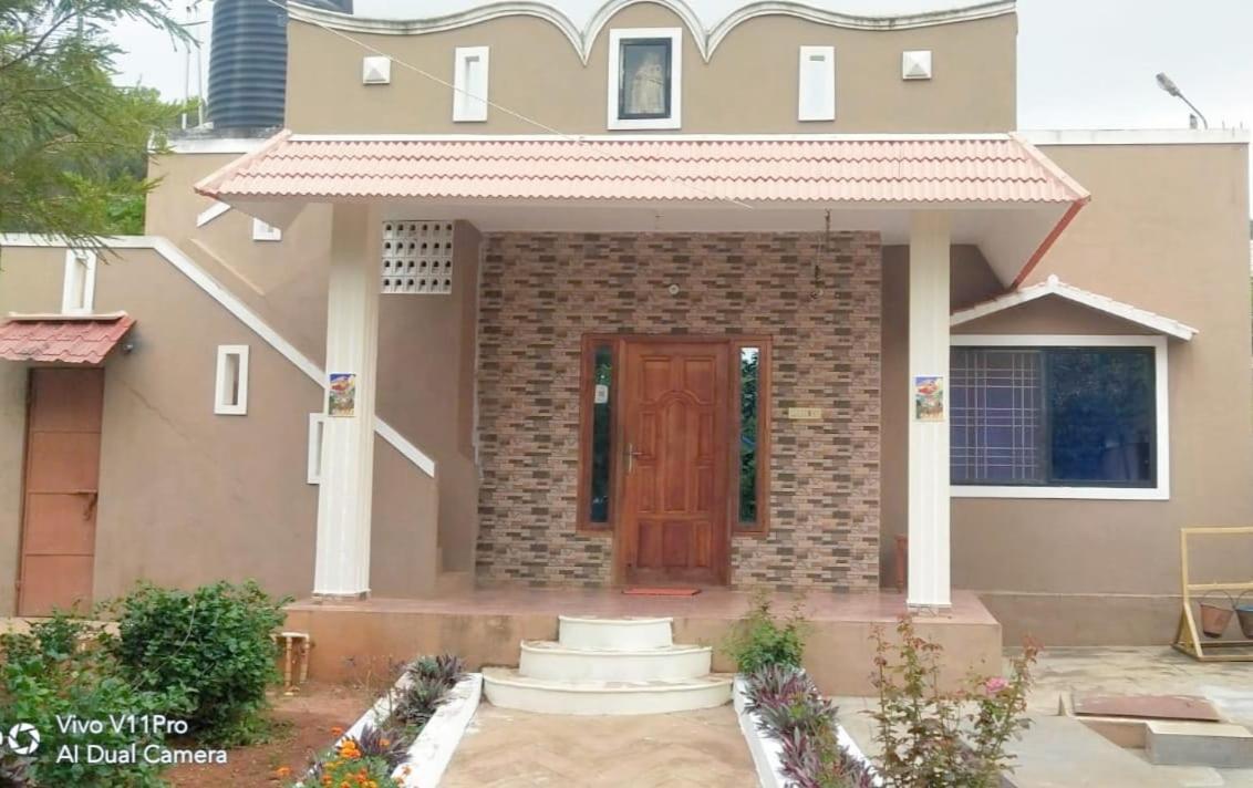 Yelagiri Golden Villa Luaran gambar